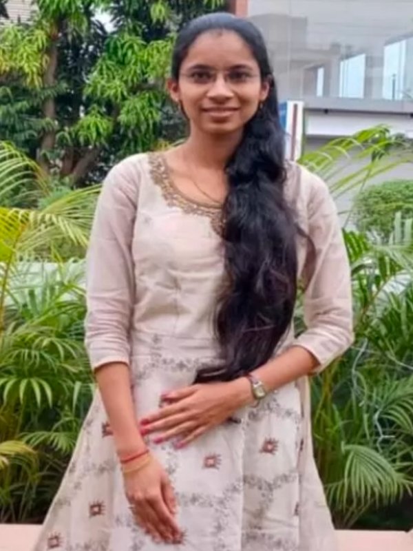 Nilam mahipati varute